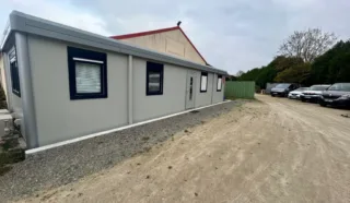  LOCAL D'ACTIVITES SAINT-ARMEL 860 m²