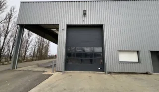  ENTREPOT ET BUREAUX CHATEAUBOURG 159 m²