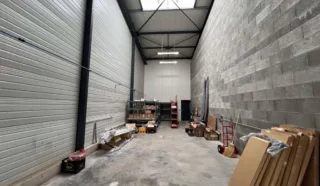  ENTREPOT ET BUREAUX CHATEAUBOURG 159 m²