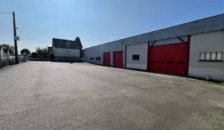  LOCAL D'ACTIVITES SERVON-SUR-VILAINE 910 m²