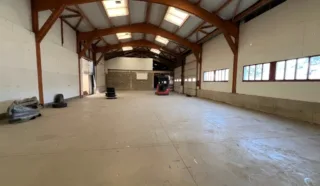  LOCAL D'ACTIVITES SERVON-SUR-VILAINE 910 m²