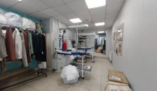  LOCAUX COMMERCIAUX DINAN 102 m²