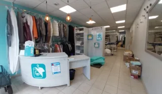  LOCAUX COMMERCIAUX DINAN 102 m²