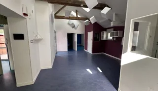  BUREAUX 137 m² BETTON