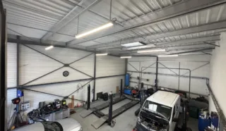  CELLULES D'ACTIVITES 170 m² DIVISIBLE 170 m² MONTBERT