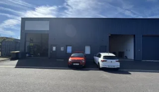  CELLULES D'ACTIVITES 170 m² DIVISIBLE 170 m² MONTBERT