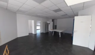  LOCAL PROFESSIONNEL BUREAUX 170 m² BAUD