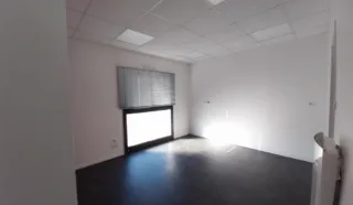  LOCAL PROFESSIONNEL BUREAUX 170 m² BAUD