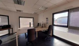  LOCAL PROFESSIONNEL BUREAUX 170 m² BAUD