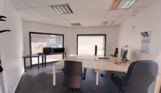  LOCAL PROFESSIONNEL BUREAUX 170 m² BAUD