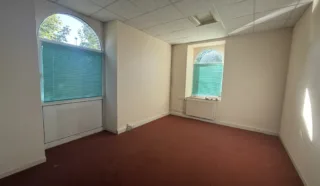  BUREAUX/COMERCE 263 m² CHARTRES DE BRETAGNE