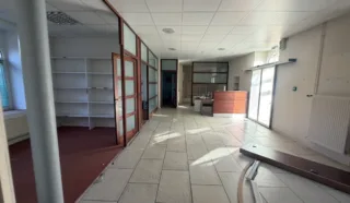  BUREAUX/COMERCE 263 m² CHARTRES DE BRETAGNE
