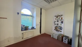  BUREAUX/COMERCE 263 m² CHARTRES DE BRETAGNE