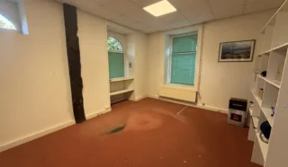  BUREAUX/COMERCE 263 m² CHARTRES DE BRETAGNE