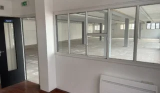  LOCAUX COMMERCIAUX QUEVERT 300 m²