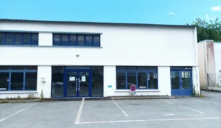  LOCAUX COMMERCIAUX QUEVERT 300 m²