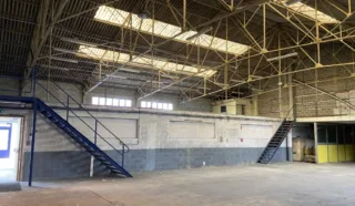  LOCAL D'ACTIVITES OU DE STOCKAGE QUEVERT 300 m²