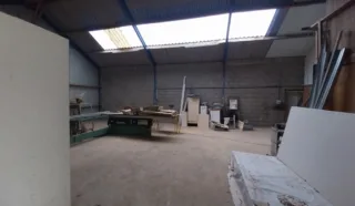  LOCAL D'ACTIVITÉS PLOEREN 215 m²