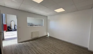  LOCAUX D'ACTIVITÉS 240 M² LA CHAPELLE BASSE MER