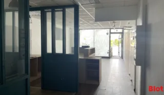  LOCAUX COMMERCIAUX 78 M² HERBIGNAC