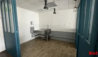  LOCAUX COMMERCIAUX 78 M² HERBIGNAC