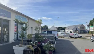  LOCAUX COMMERCIAUX 78 M² HERBIGNAC