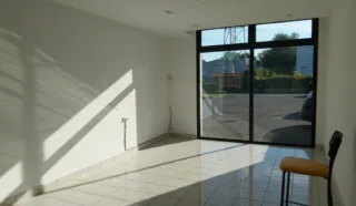  BUREAUX / LOCAUX COMMERCIAUX LANVALLAY 341 m²