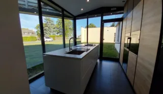  BUREAUX / LOCAUX COMMERCIAUX LANVALLAY 341 m²