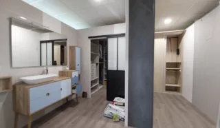 BUREAUX / LOCAUX COMMERCIAUX LANVALLAY 341 m²