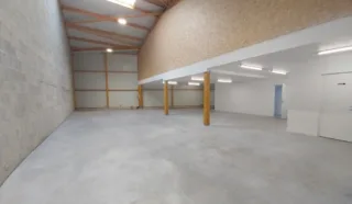  LOCAL D'ACTIVITÉS 290 m² BATZ-SUR-MER