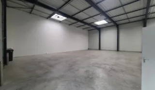  LOCAL D'ACTIVITÉS PLESCOP 255 m²