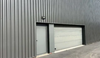  LOCAUX D'ACTIVITES / COMMERCIAUX LA-CHAPELLE-DES-FOUGERETZ 453 m²