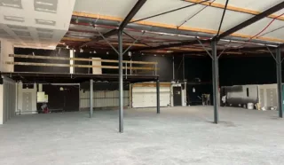  LOCAUX D'ACTIVITES / COMMERCIAUX LA-CHAPELLE-DES-FOUGERETZ 453 m²