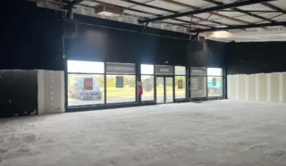  LOCAUX D'ACTIVITES / COMMERCIAUX LA-CHAPELLE-DES-FOUGERETZ 453 m²