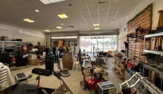  LOCAL COMMERCIAL / ACTIVITES LIFFRE 250 m²