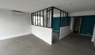  LOCAUX COMMERCIAUX 53 M² TREILLIERES