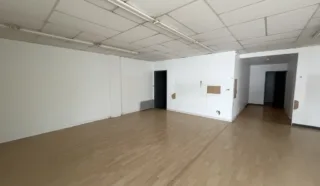  LOCAL COMMERCIAL 125 m² BRUZ
