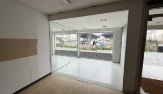  LOCAL COMMERCIAL 125 m² BRUZ