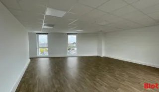  BUREAUX 284 m² SAINT NAZAIRE