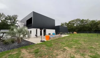  LOCAL D'ACTIVITES SAINT-GILLES 294 m²