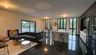  LOCAL D'ACTIVITES SAINT-GILLES 294 m²