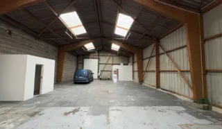  LOCAL D'ACTIVITÉ 250 m² BETTON