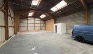 LOCAL D'ACTIVITÉ 250 m² BETTON