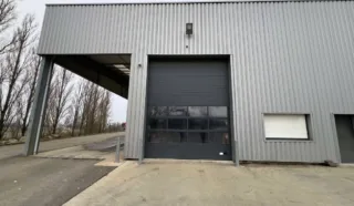  ENTREPOT ET BUREAUX CHATEAUBOURG 241 m²