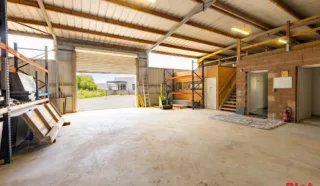  BATIMENT D'ACTIVITES 380 m² QUIMPERLE