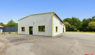  BATIMENT D'ACTIVITES 380 m² QUIMPERLE