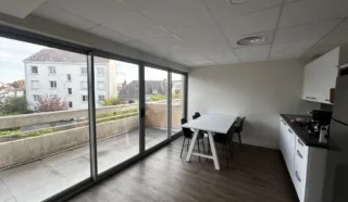  BUREAUX 232 M² REZE