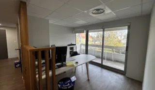  BUREAUX 232 M² REZE