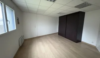  LOCAL D'ACTIVITES 442 m² GUISSENY