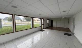  LOCAL D'ACTIVITES 442 m² GUISSENY